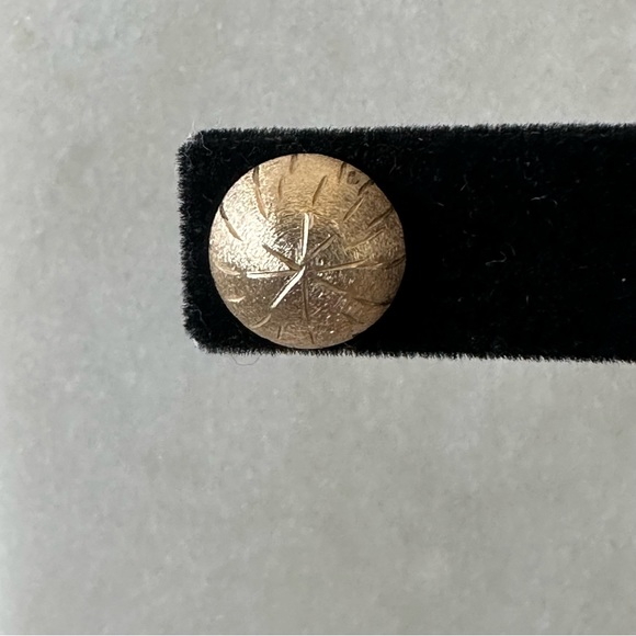 14k Solid Brushed Gold Sand Dollar Stud Earrings - Picture 16 of 16